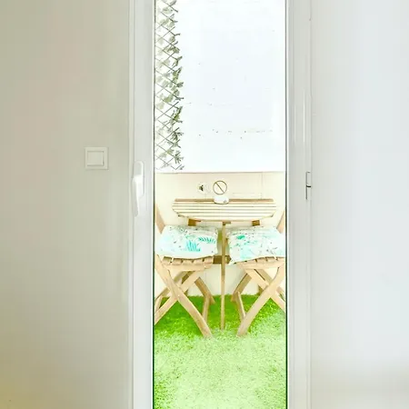 Desconecta Junto Al Mercado De *