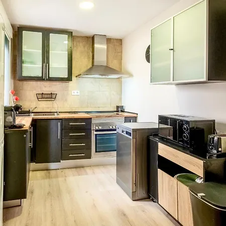 Desconecta Junto Al Mercado De